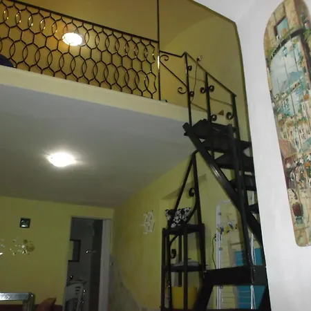 Дом отдыха Monolocale Fronte Strada Centro Storico